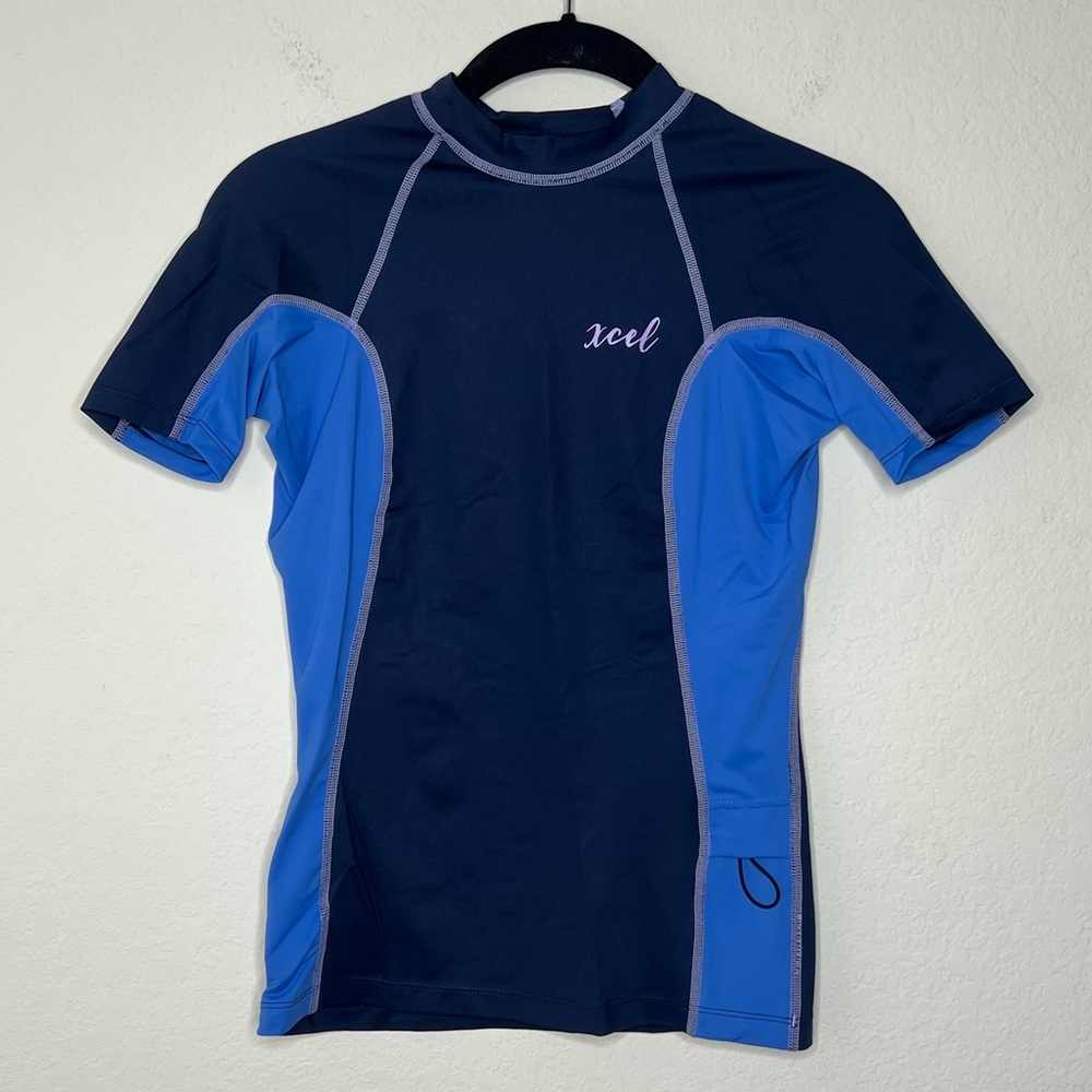 XCEL Women's Premium Stretch Short Sleeve Performance Fit UV Wetsuit Shirt